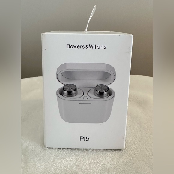 Bowers & Wilkins Pi5 In-Ear True Wireless Headphones - Picture 10 of 13